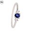 Anillo en Oro Blanco de 18K con Zafiro y Diamantes – Elegancia Sutil